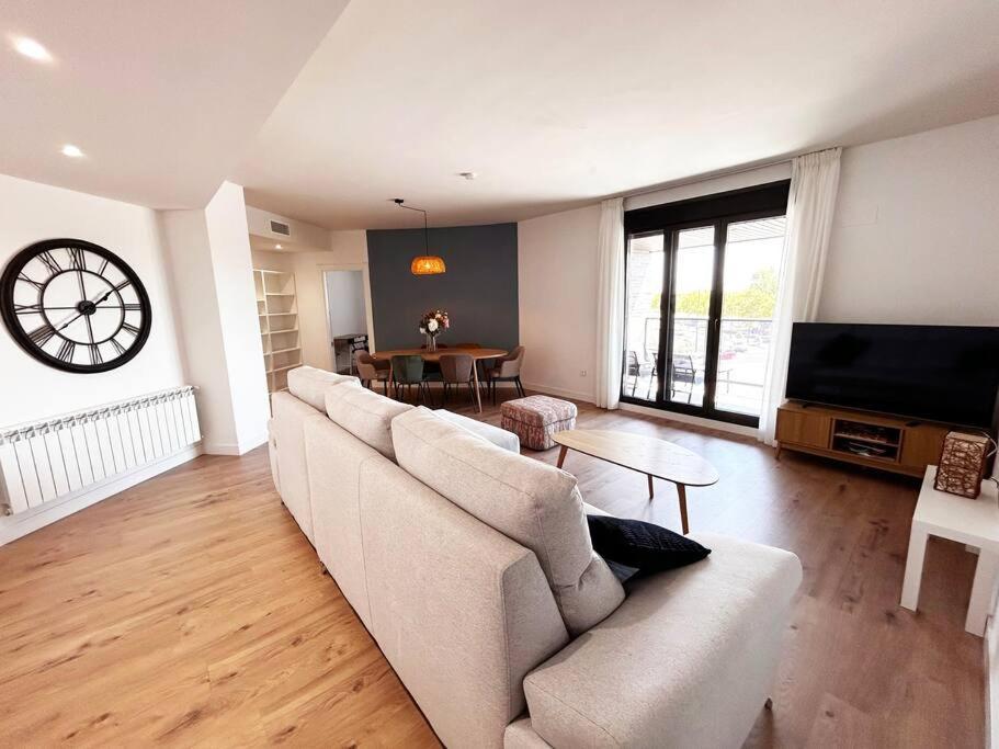 Apartamento De Cuatro Habitaciones En Talavera Talavera de la Reina Exteriör bild